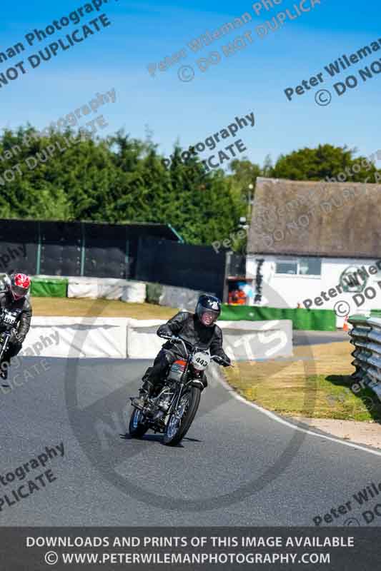 Vintage motorcycle club;eventdigitalimages;mallory park;mallory park trackday photographs;no limits trackdays;peter wileman photography;trackday digital images;trackday photos;vmcc festival 1000 bikes photographs